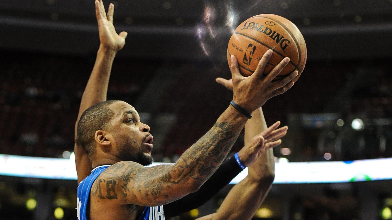 Jameer Nelson steps up late to lead Magic past 76ers